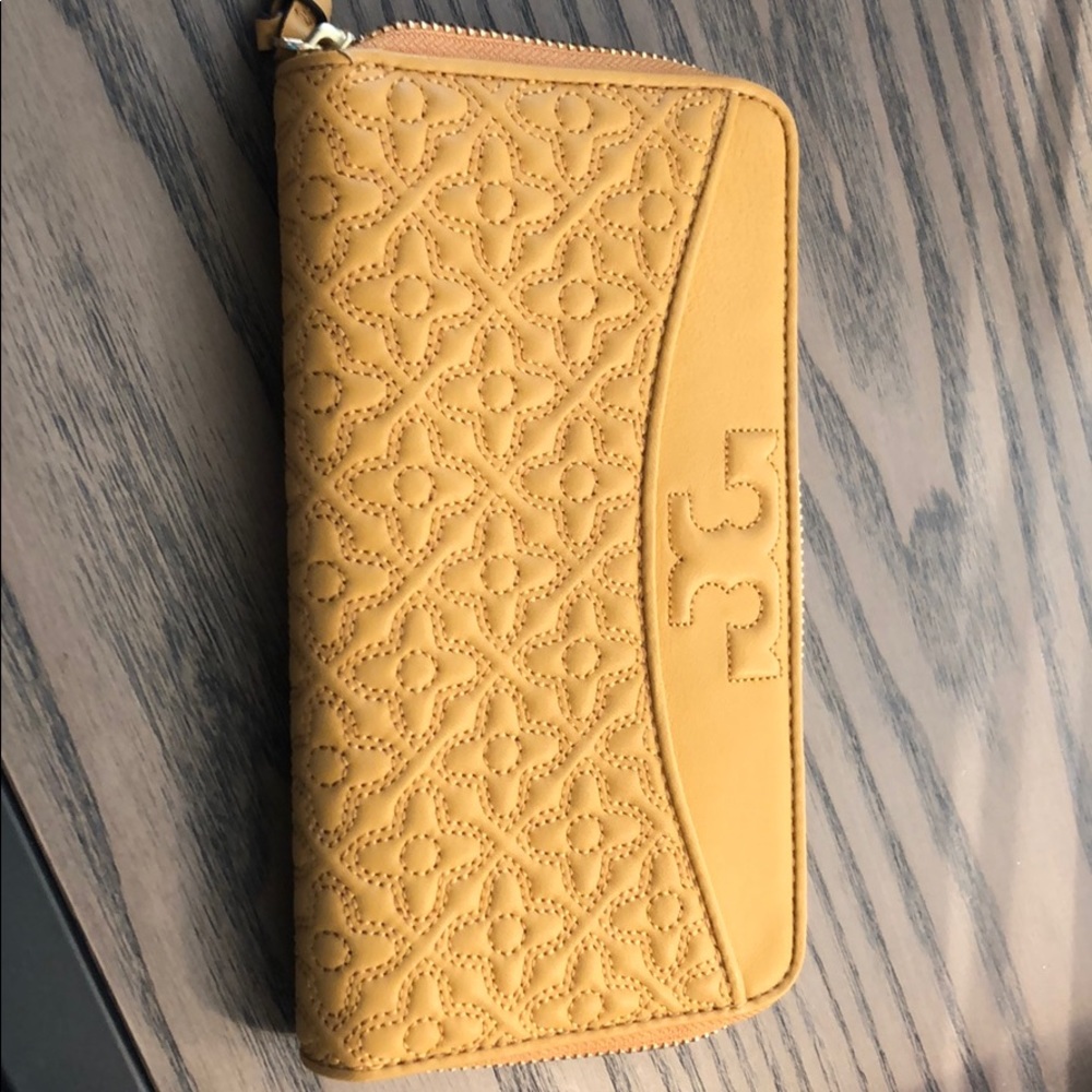 Tory Burch Quilted Wallet